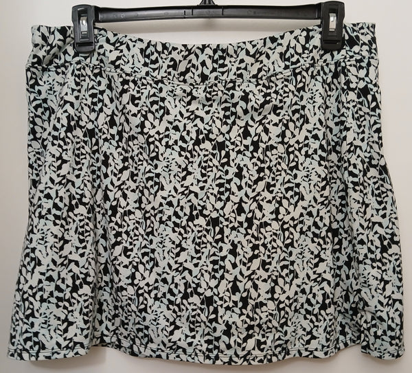 XXL TRANQUILITY Black, Blue & White Leaf Pattern Skorts