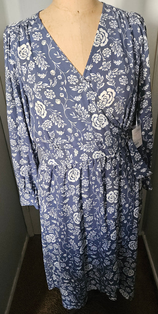Brand New Lauren Conrad 2X Blue White Floral Long Sleeve Wrap Style Ma – The DARRling Garage Brand New Lauren Conrad 2X Blue White Floral Long Sleeve Wrap Style Ma – The DARRling Garage