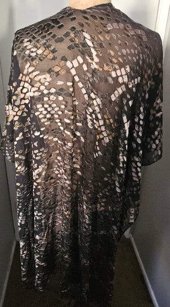 LOVESTITCH One Size Fits Most Black & Tan Geo Pattern Shawl