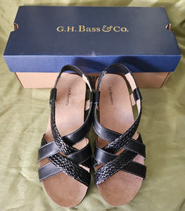 Brand New Size 7 1/2 G.H. BASS & CO Black Remy Sandals
