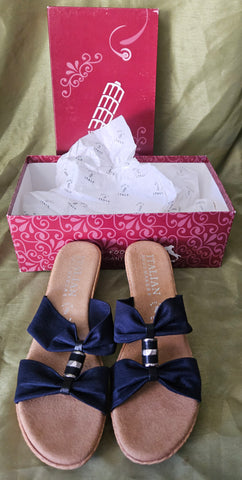 Brand New Size 7 1/2 ITALIAN SHOEMAKER Navy Dutchess Sandals