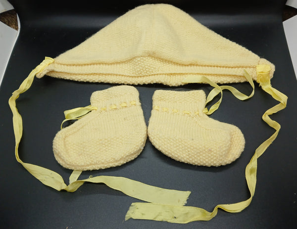 Handmade Vintage Yellow Knitted Infant Baby Booties and Hat Set Nursery Baby Decor