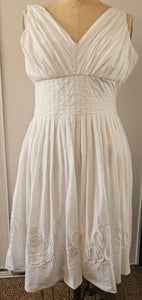 Size 12 SUZI CHIN for Maggy Boutique White Silk Rosette Dress