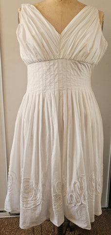 Size 12 SUZI CHIN for Maggy Boutique White Silk Rosette Dress