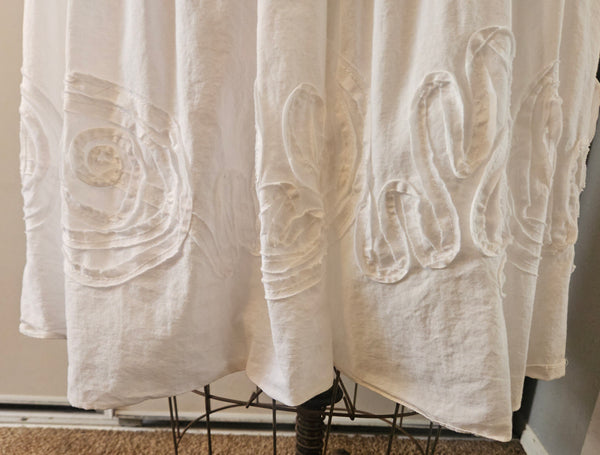 Size 12 SUZI CHIN for Maggy Boutique White Silk Rosette Dress