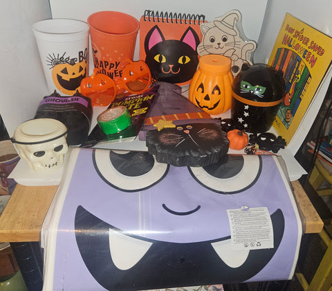 Lot of 41-Pc Halloween Decorations & Party Items (READ DETAILS)
