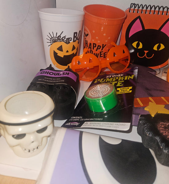 Lot of 41-Pc Halloween Decorations & Party Items (READ DETAILS)
