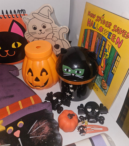 Lot of 41-Pc Halloween Decorations & Party Items (READ DETAILS)