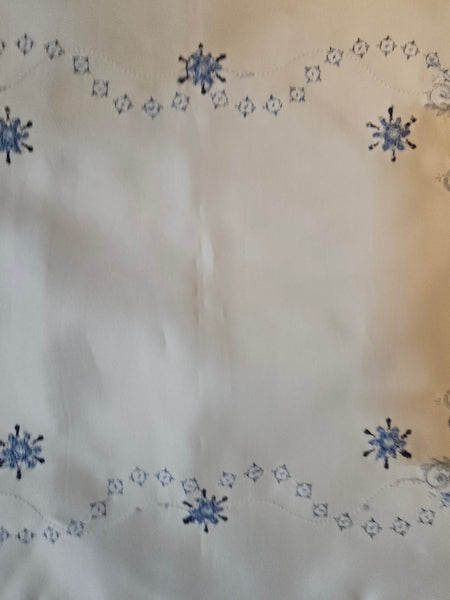 Set of 4 Vintage White & Blue Embroidered Snowflake Placemats