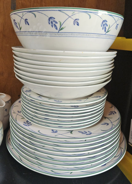 MIKASA 45 Piece Carriage House HK154 Blue & Green Floral Dish Set