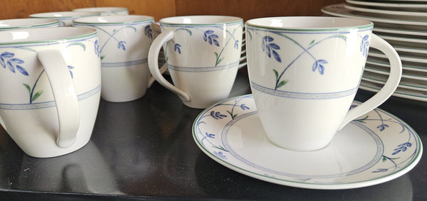 MIKASA 45 Piece Carriage House HK154 Blue & Green Floral Dish Set