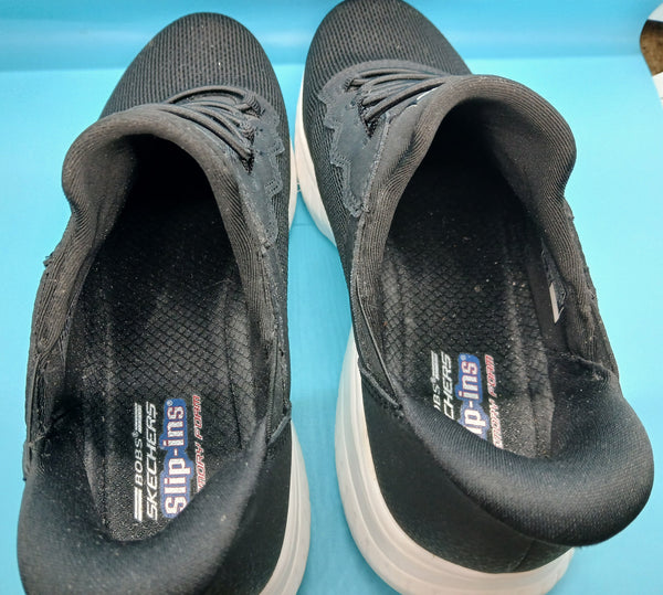 Size 8 Black Memory Foam Bob’s Skechers Slip In Shoes Women’s Comfort Walking Shoe