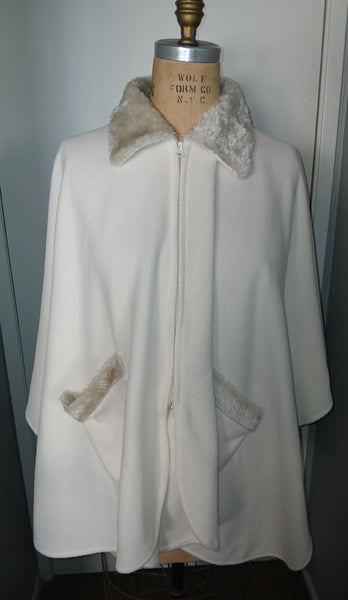 Women's OS LA MODE Zip Up Poncho Cape