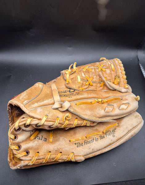 Vintage Rawlings Wing Tip LH Reggie Jackson VV59 Baseball Glove with Ball