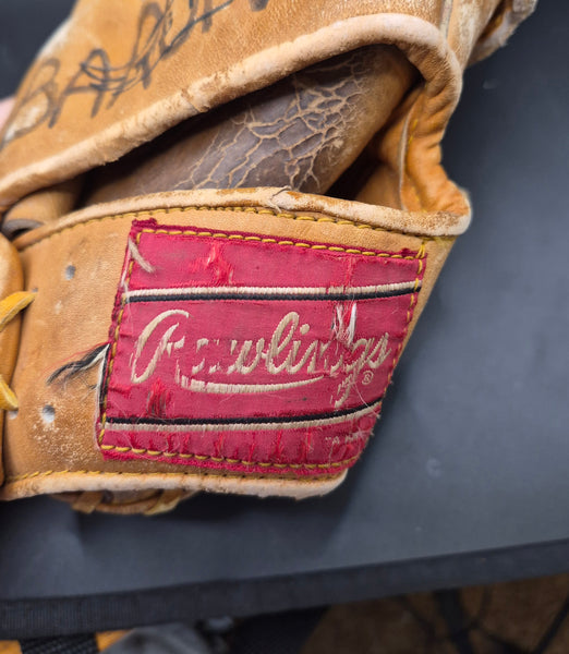 Vintage Rawlings Wing Tip LH Reggie Jackson VV59 Baseball Glove with Ball