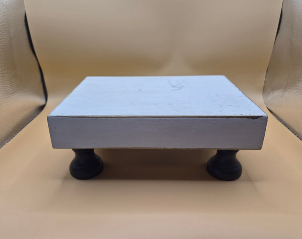 White Footed Peg Foot Wood Display Stand
