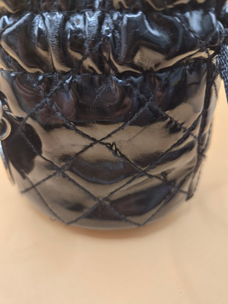 Black Quilted GUESS Drawstring Mini Purse Small Pouch Style Bag Heart Charm Design
