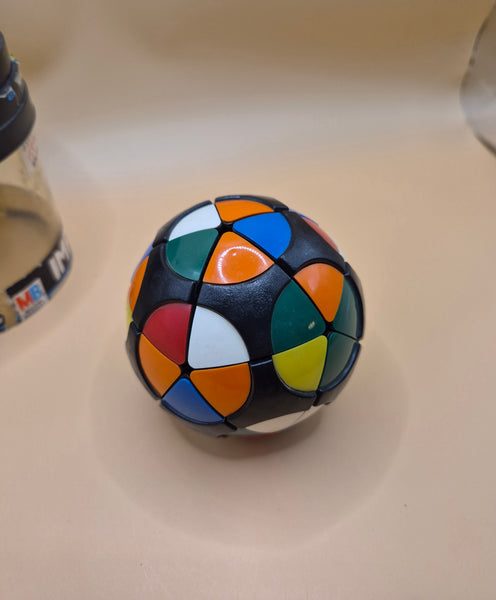 Vintage 1982 Milton Bradley Impossi‑Ball Puzzle Toy Brain Teaser Game