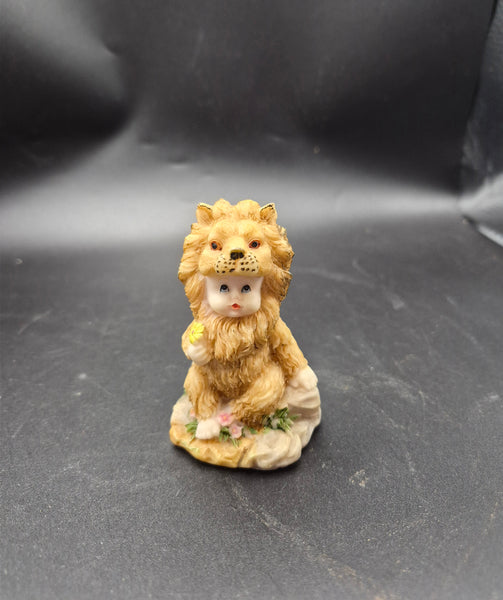 SATIS-5 Ceramic Baby in Lion Costume Figurine With Flowers Cute Decorative Figurine