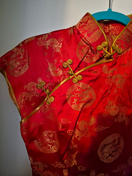 Small Vintage Red & Gold Kimono (Flaw)