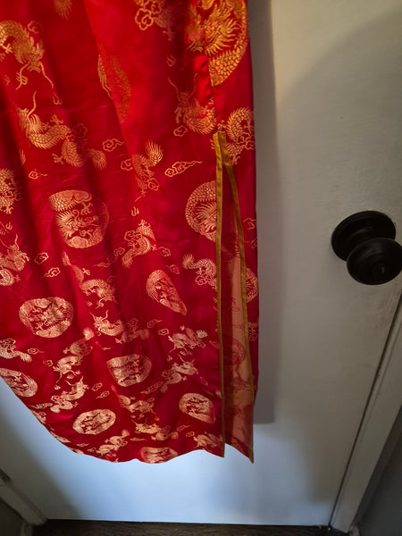 Small Vintage Red & Gold Kimono (Flaw)