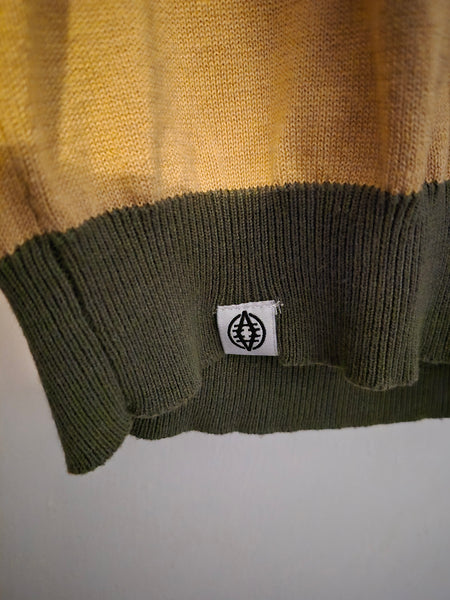 Size 7 / XL AKADEMIKS Boys Vintage Tan & Green Sweater