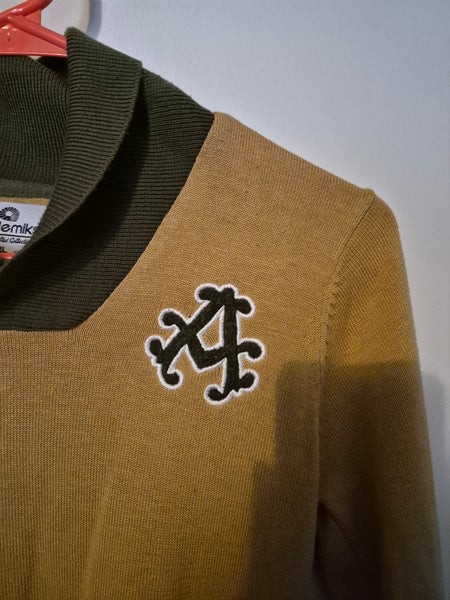 Size 7 / XL AKADEMIKS Boys Vintage Tan & Green Sweater