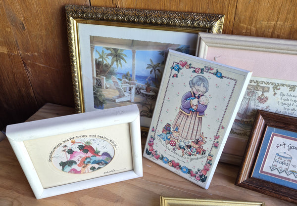 Lot of 12 Misc Wall Decor Bundle