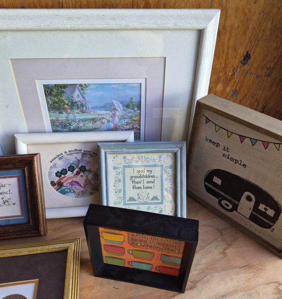 Lot of 12 Misc Wall Decor Bundle