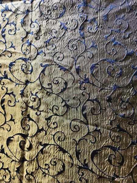 Shimmery 66" x 81" Black & Gold Reversible Tablecloth (READ DETAILS)