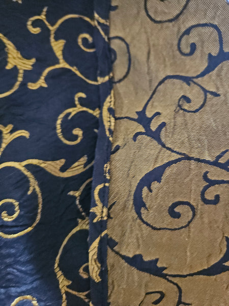 Shimmery 66" x 81" Black & Gold Reversible Tablecloth (READ DETAILS)