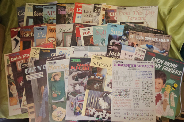 Vintage LEISURE ARTS 41 Lot Craft Leaflets
