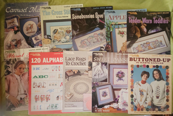 Vintage LEISURE ARTS 41 Lot Craft Leaflets