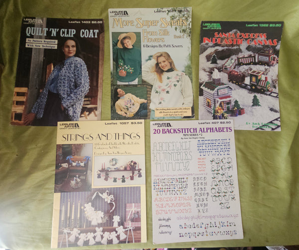 Vintage LEISURE ARTS 41 Lot Craft Leaflets