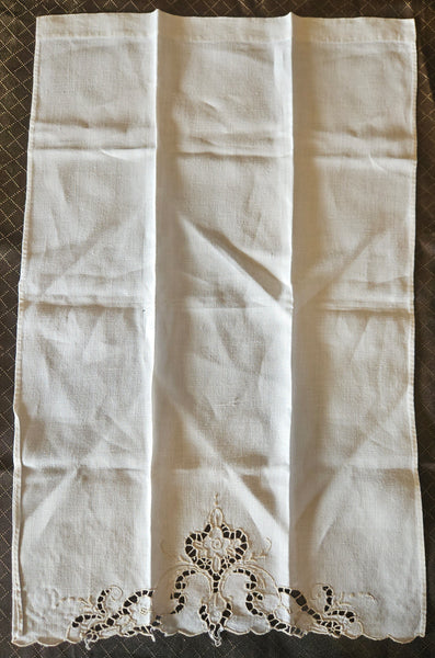 Vintage Ivory Hand Towel Cutwork Embroidery Lace Detail Decorative Linen Bathroom