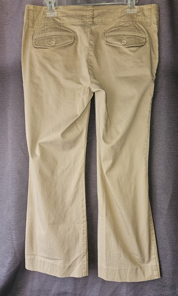 Size 10 OLD NAVY Stretch Low Waist Tan Capri Pants