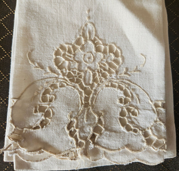 Vintage Ivory Hand Towel Cutwork Embroidery Lace Detail Decorative Linen Bathroom