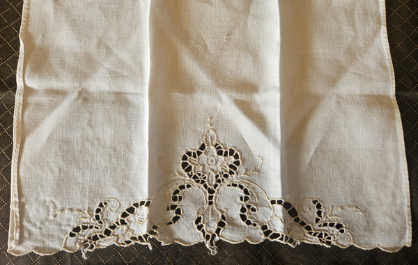 Vintage Ivory Hand Towel Cutwork Embroidery Lace Detail Decorative Linen Bathroom