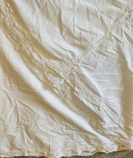 Vintage Oval 67" x 94" Cutwork Embroidery Tablecloth