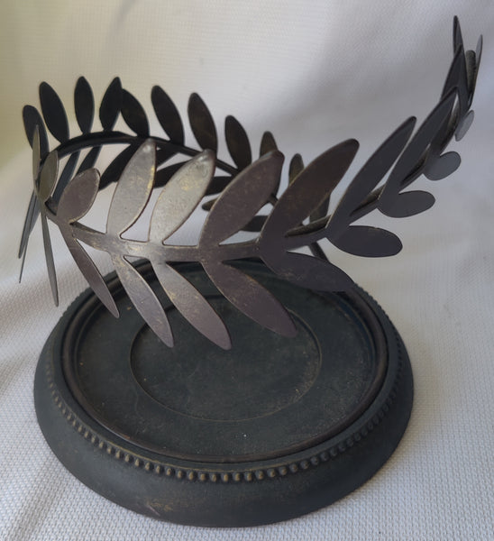 GRASSLANDS ROAD Green Wrap Around Leaf Metal Candle Holder