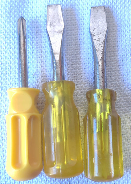 Assortment Of 6 Yellow Screwdrivers