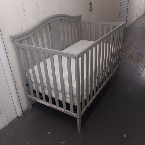 Graco Solano Gray Crib w/ One Mattress (READ DETAILS)