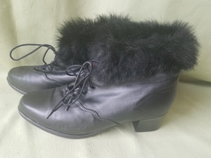 Women's Black Size 8 1/2 Laced Ankle Boots w/ Faux Fur Accent