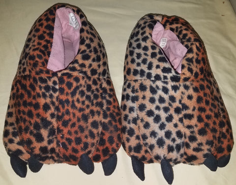 Target Size 5-7 Leapord Pattern Bear Claw Slippers