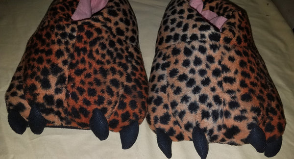 Target Size 5-7 Leapord Pattern Bear Claw Slippers