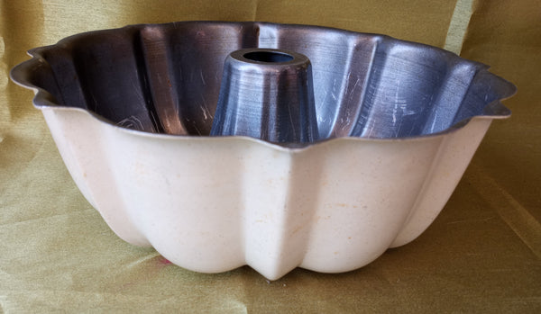 Vintage Ceramic Bundt Pan
