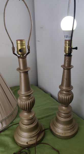 Set of 2 Matching Lamps w/ Lamp Shades (READ DETAILS)