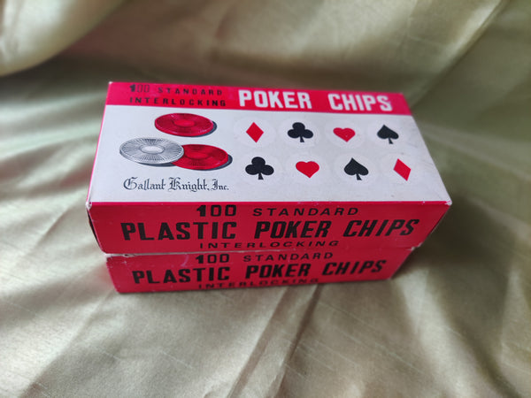 100 Plastic Poker Chips (READ DETAILS)