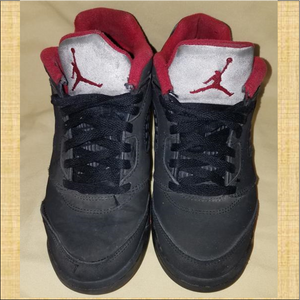 Boys Youth Size 2 Black & Red Air Jordon Tennis Shoes